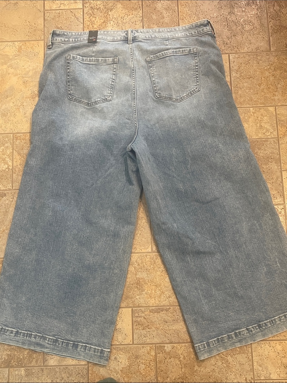 High-Rise Wide-Leg Ankle Jean - Picture 8 of 12